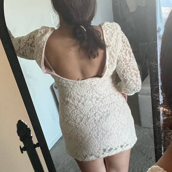 Motel Rocks Cream Lace Low Back Mini Dress Long Sleeve Bateau - Picture 6 of 6